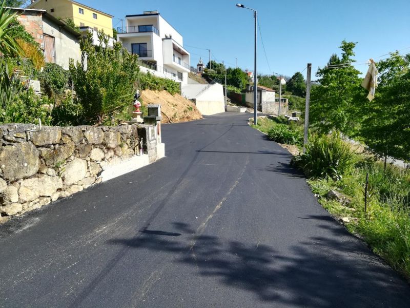 Pavimenta&ccedil;&atilde;o da Rua do Engenho e da Travessa do Casal em Feitos