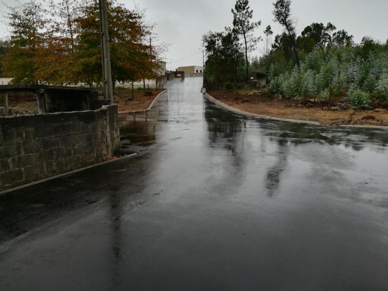 Conclu&iacute;da a Pavimenta&ccedil;&atilde;o na Rua do Si&atilde;o em Feitos