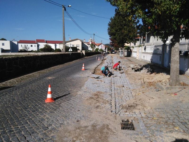 Reformula&ccedil;&atilde;o de Piso na Rua da Villa Romana Entre o Cruzeiro e a Igreja